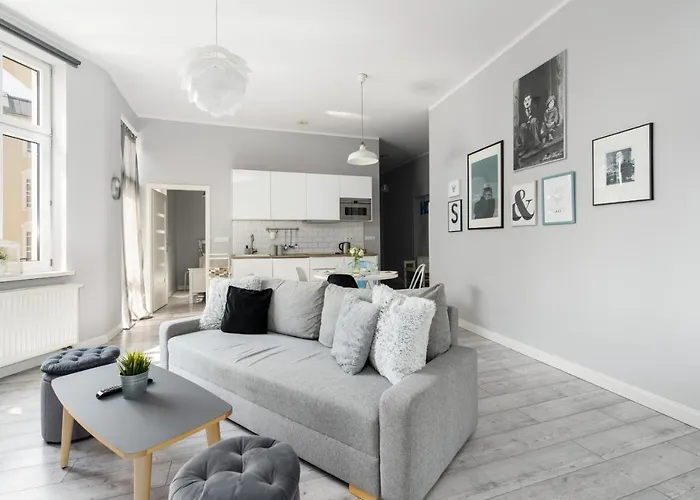 Scandi Male Garbary Apartment Piaskowa Near Old Market Square By Noclegi Renters