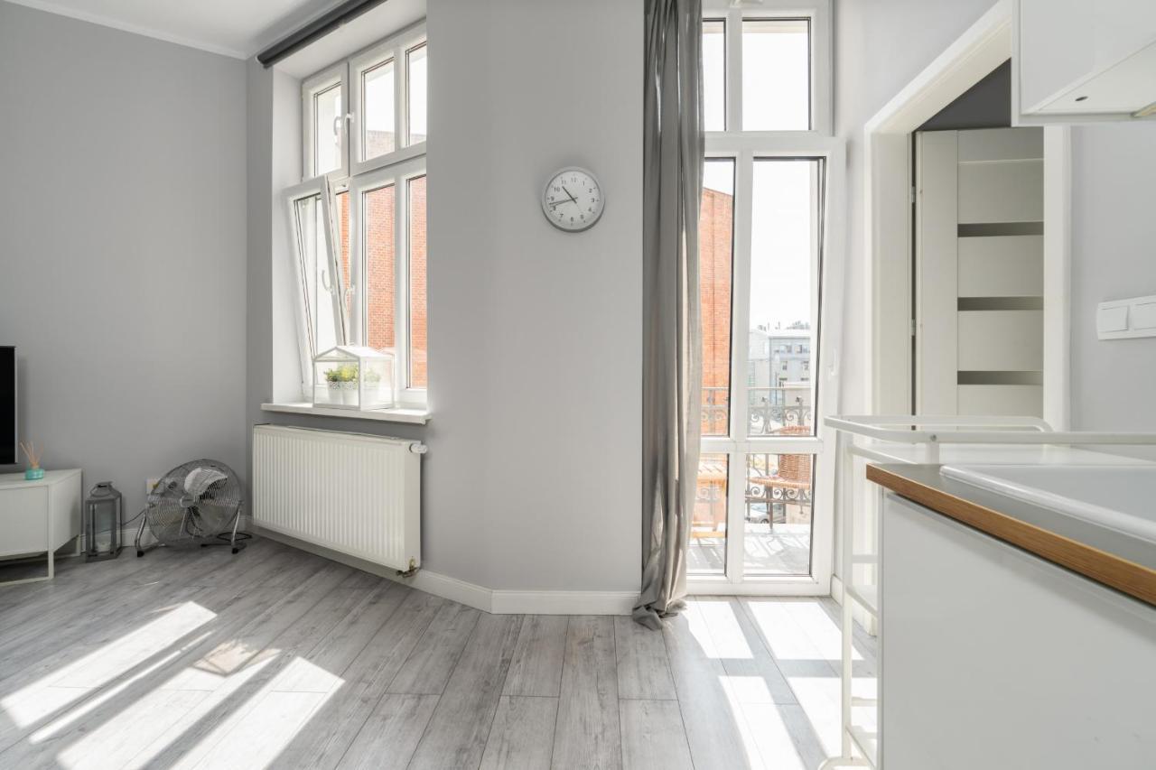 Scandi Male Garbary Piaskowa Near Old Market Square By Renters Apartment Poznan