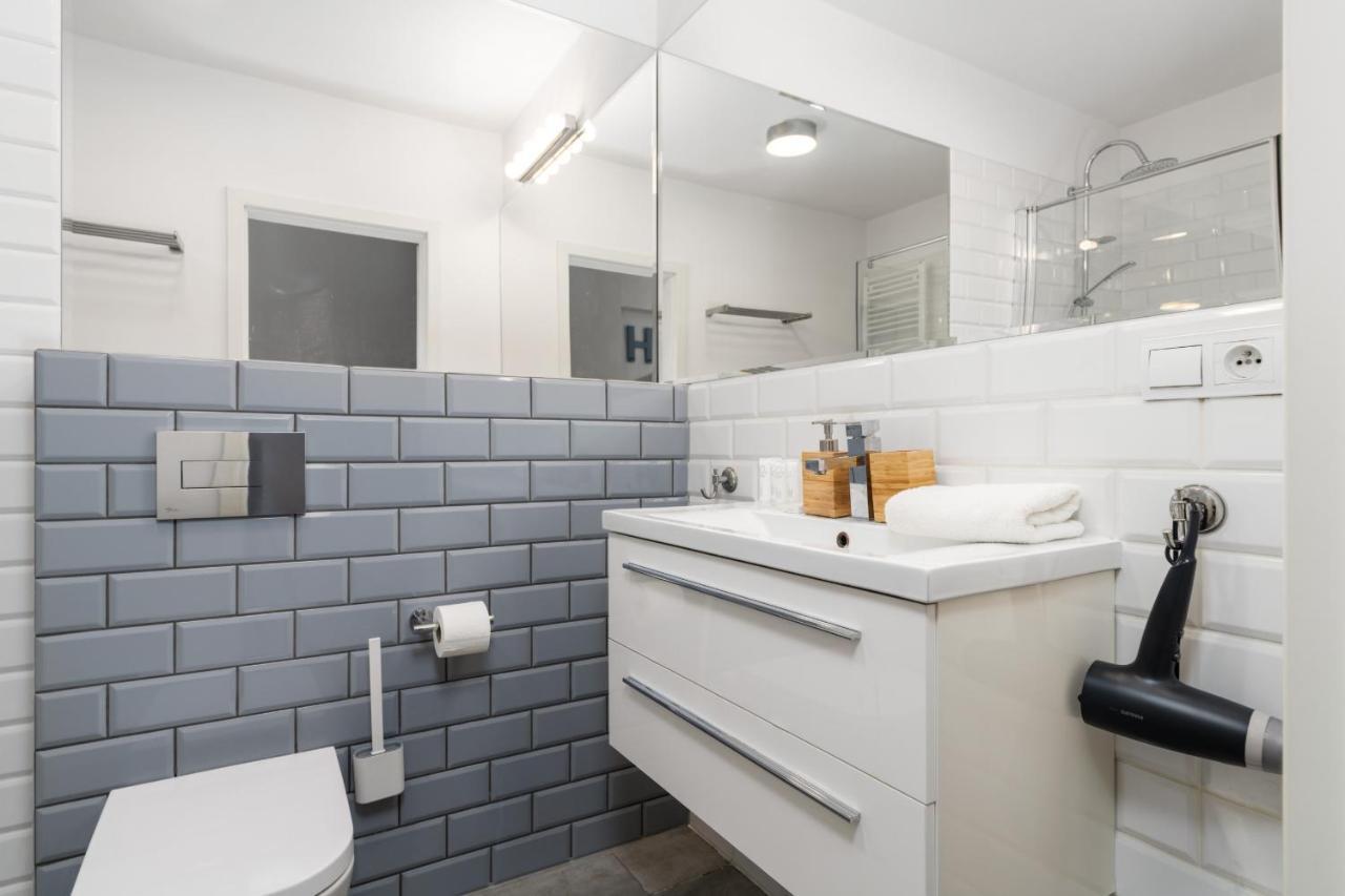 Scandi Male Garbary Piaskowa Near Old Market Square By Renters * Poznan